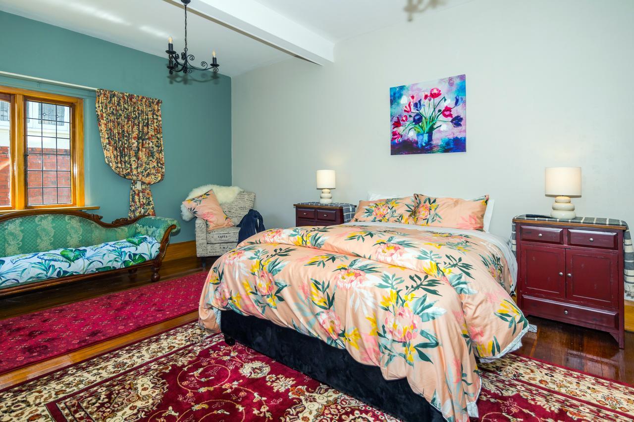 Deluxe Queen Suite